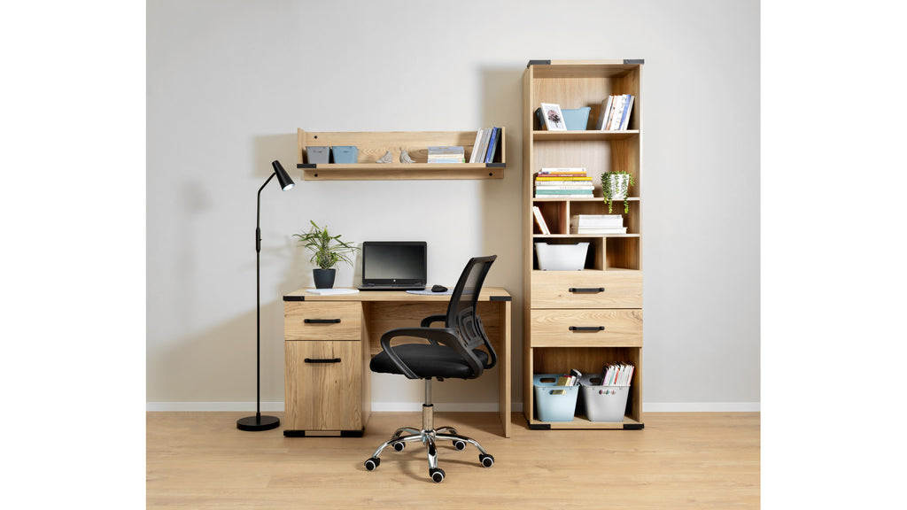 Lara — Bookcase